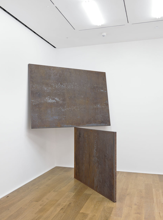 Richard Serra — Do It, 1983 Hot rolled steel 332.7 x 259 x 358.1 cm / 131 x 102 x 141 in © ARS, NY and DACS, London 2013. Courtesy Onnasch Collection Richard Serra — Do It, 1983 Hot rolled steel 332.7 x 259 x 358.1 cm / 131 x 102 x 141 in © ARS, NY and DACS, London 2013. Courtesy Onnasch Collection